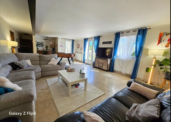 Non-smoking House Between Nimes And Avignon 10 Personnes