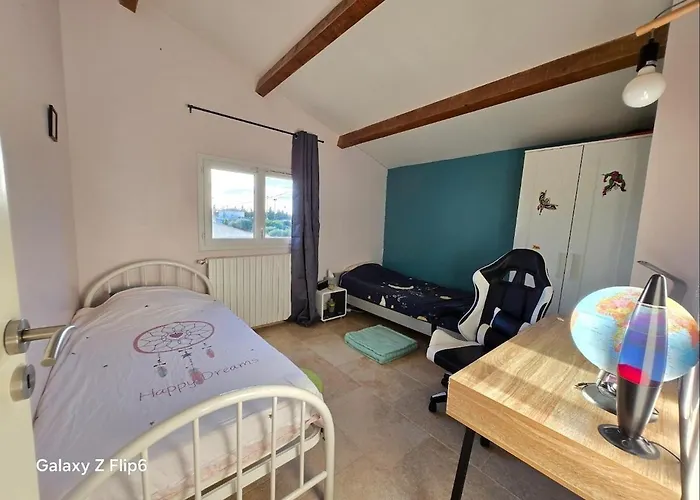 Non-smoking House Between Nimes And Avignon 10 Personnes *
