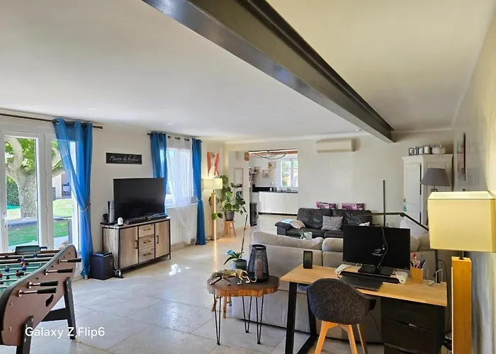 וילה Non-smoking House Between Nimes And Avignon 10 Personnes *
