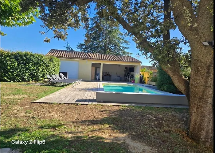 Non-smoking House Between Nimes And Avignon 10 Personnes * Meynes